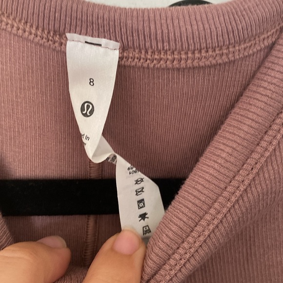 NWT Lululemon hold tight cropped tank - Picture 8 of 8